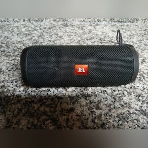 💫USED JBL 4 Flip💫